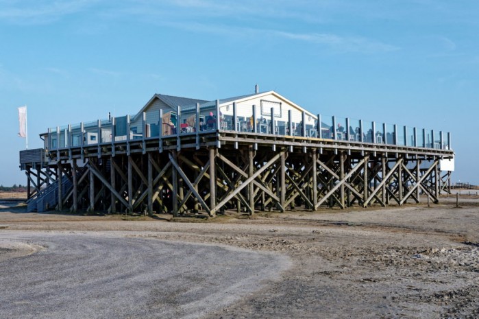 Pfahlbau am Strand von Sankt Peter Ording