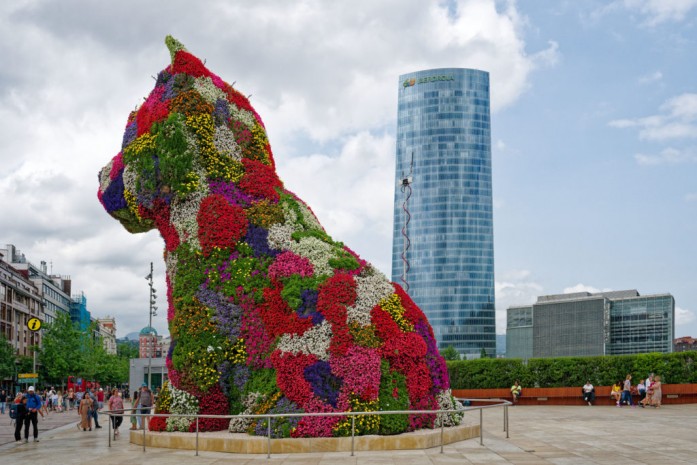 Blumenhund Puppy von Jeff Koons in Bilbao